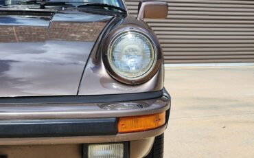 Porsche-911-1984-Coupe-26