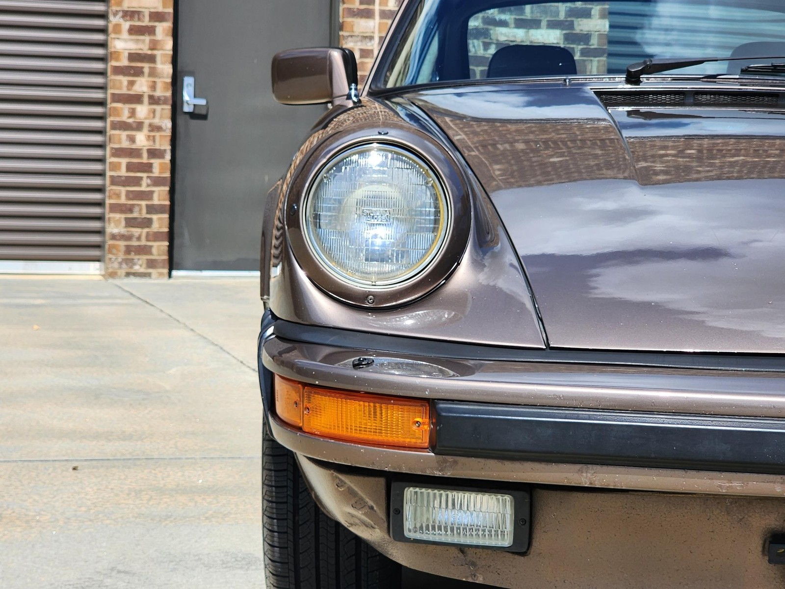 Porsche-911-1984-Coupe-28