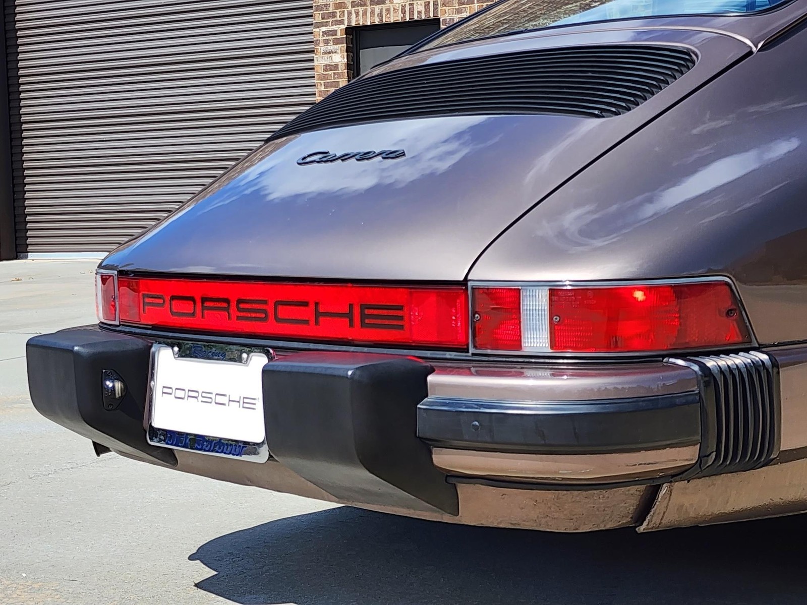 Porsche-911-1984-Coupe-32