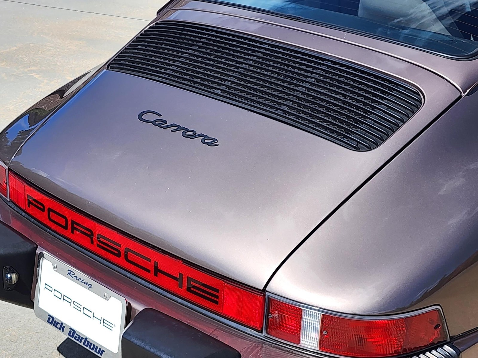 Porsche-911-1984-Coupe-33