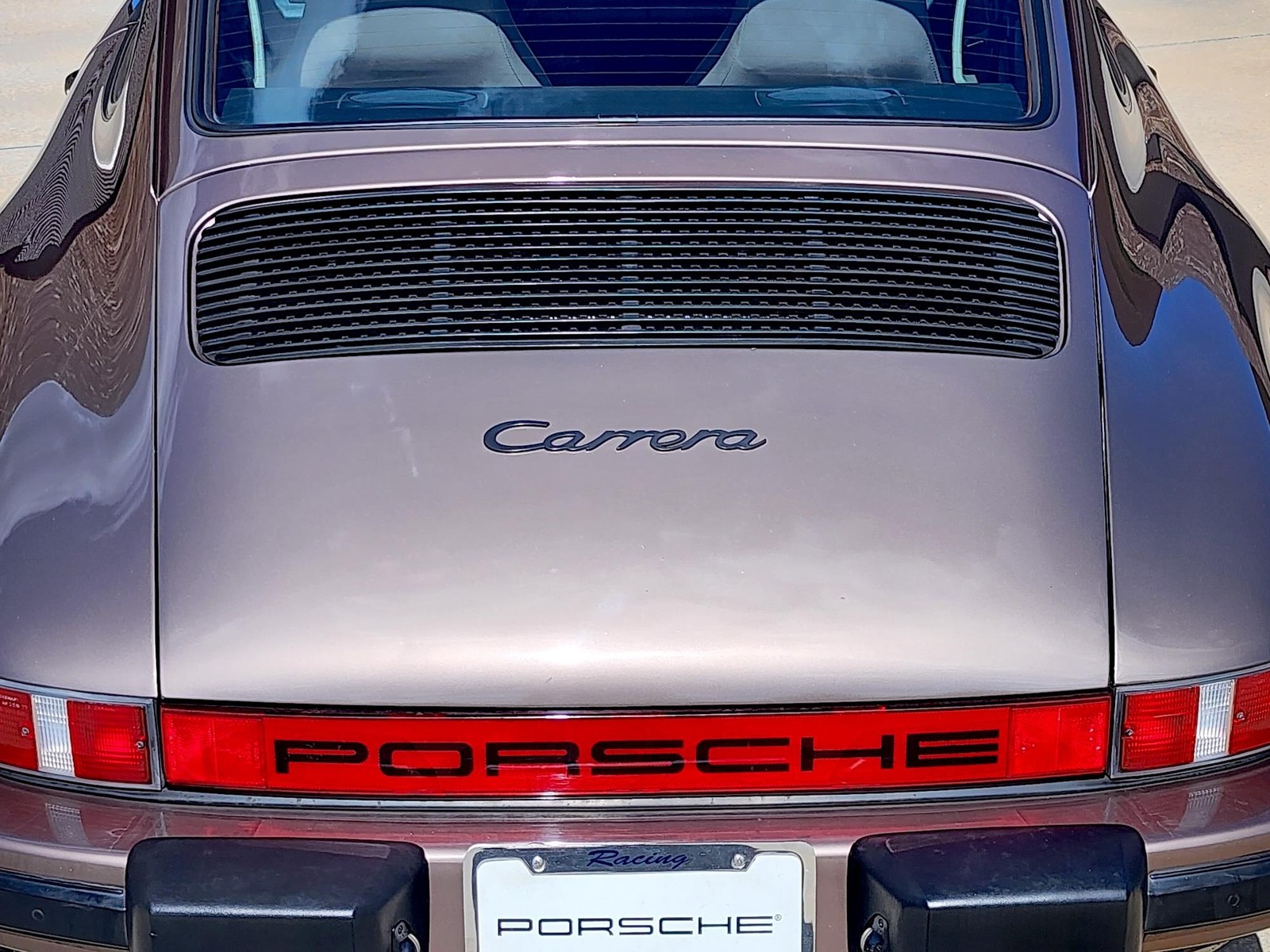 Porsche-911-1984-Coupe-34