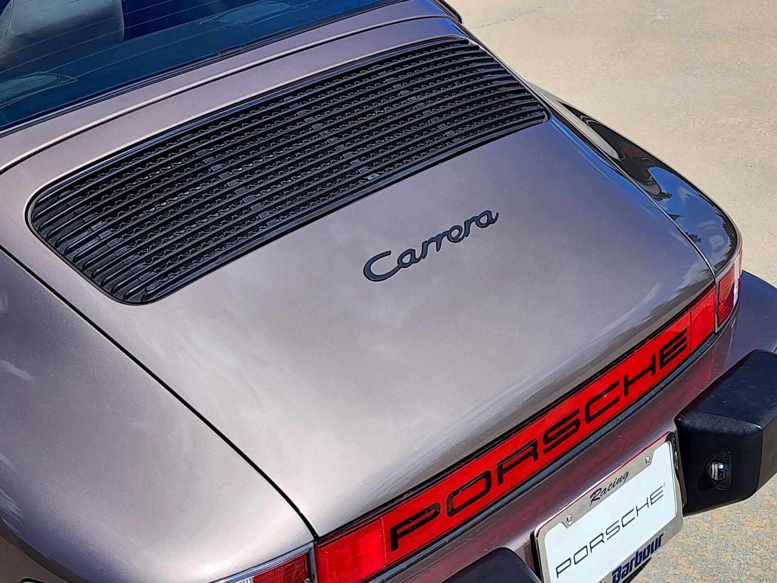 Porsche-911-1984-Coupe-35