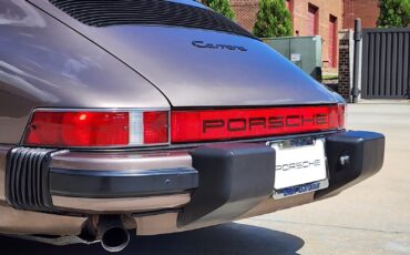 Porsche-911-1984-Coupe-36