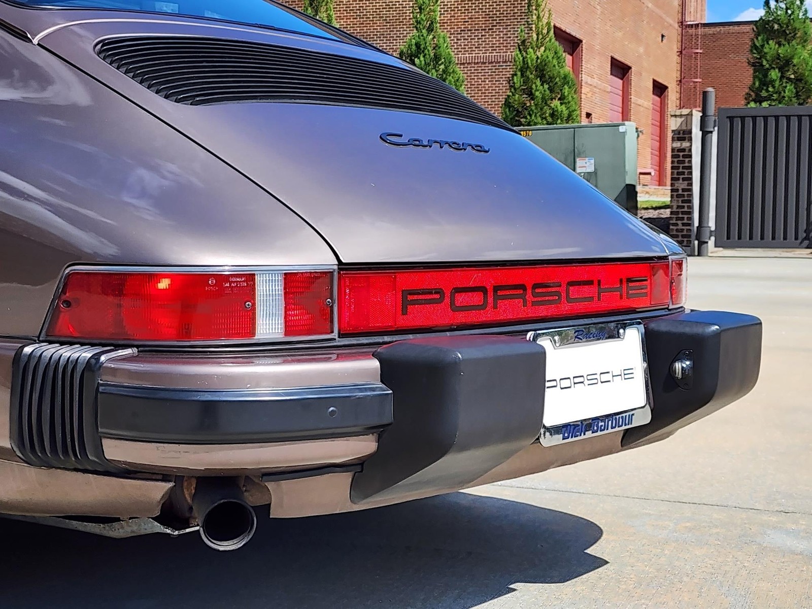 Porsche-911-1984-Coupe-36