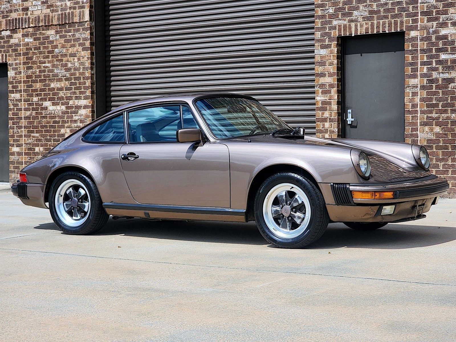 Porsche-911-1984-Coupe-5