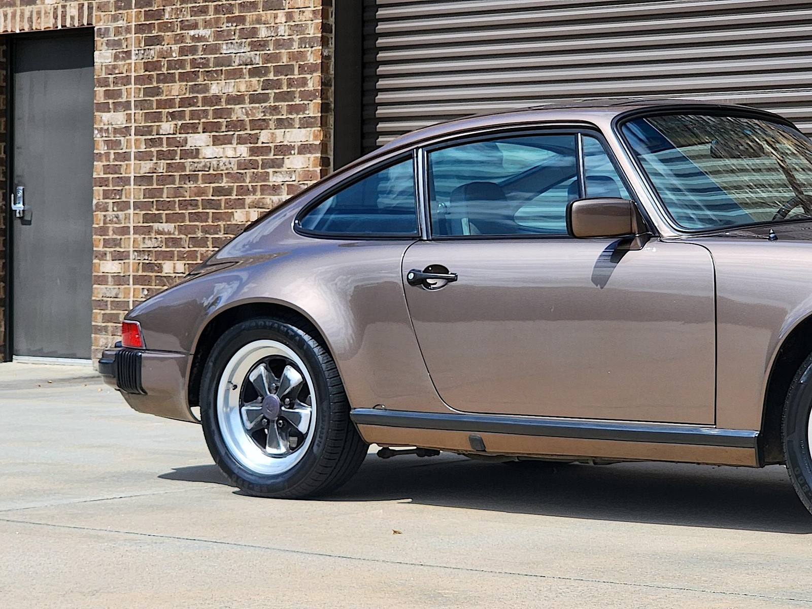 Porsche-911-1984-Coupe-7