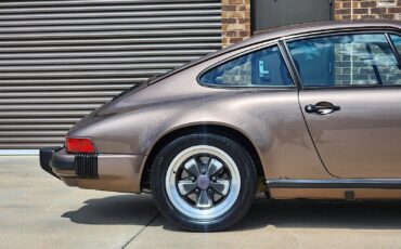 Porsche-911-1984-Coupe-9