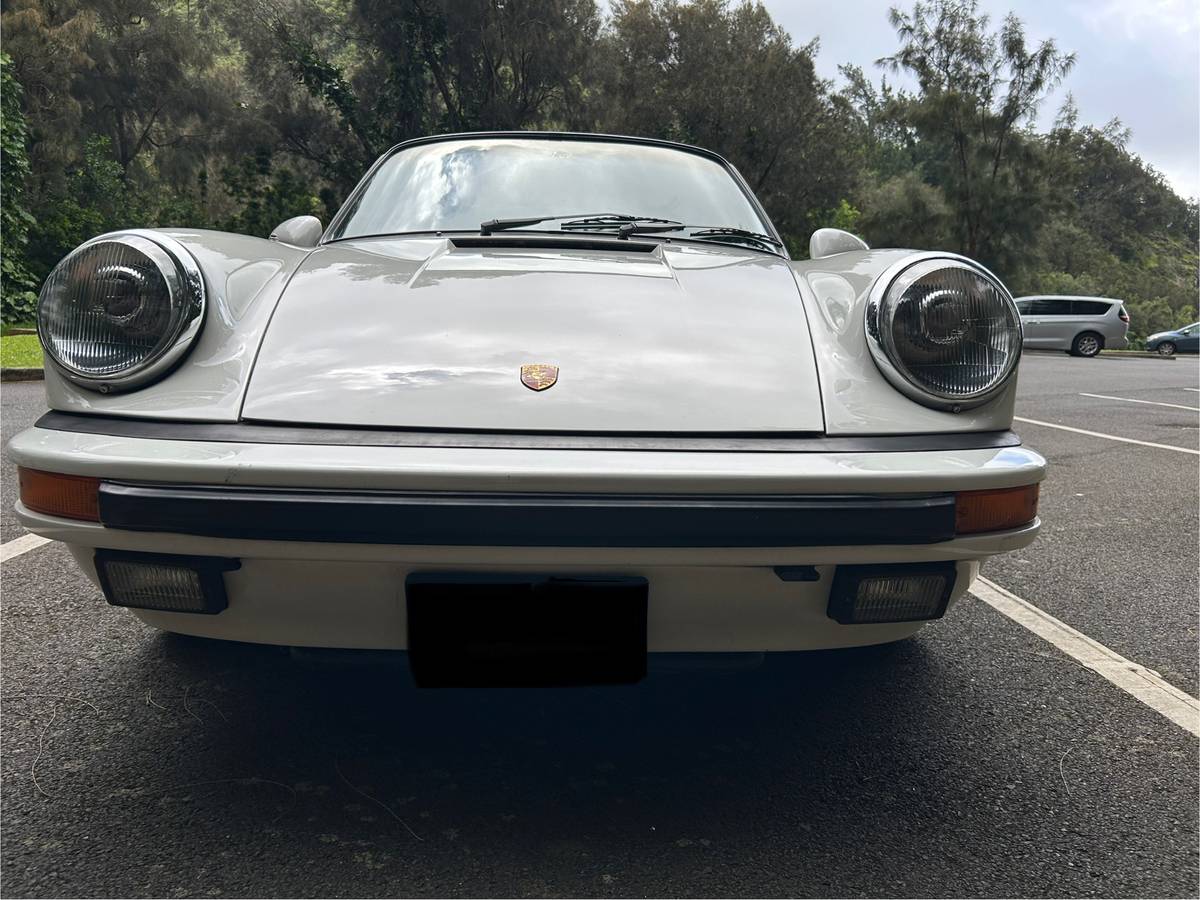 Porsche-911-1984-white-4