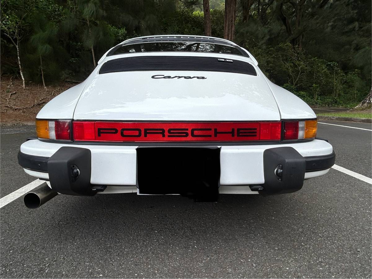 Porsche-911-1984-white-5