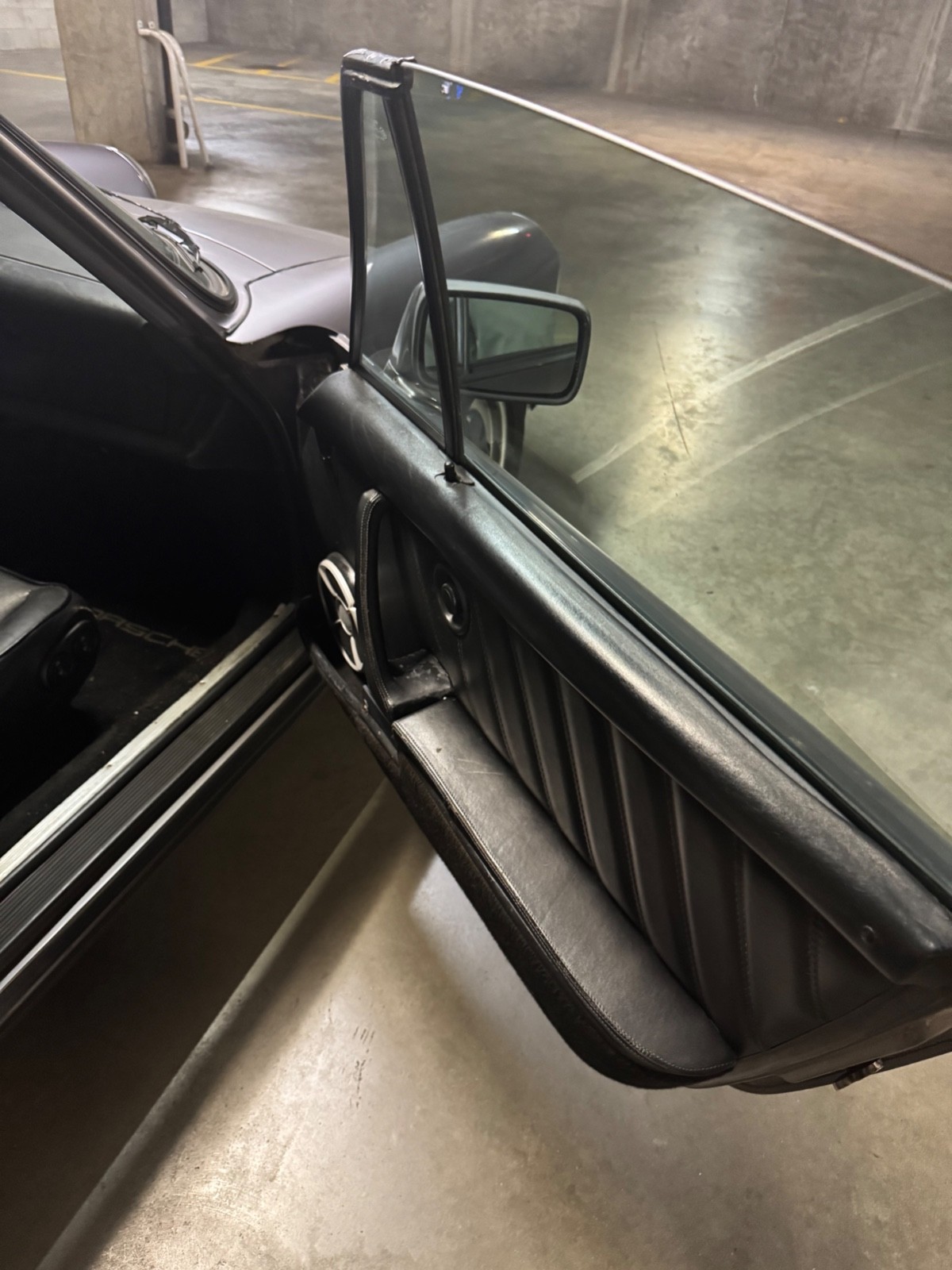 Porsche-911-1985-Convertible-11
