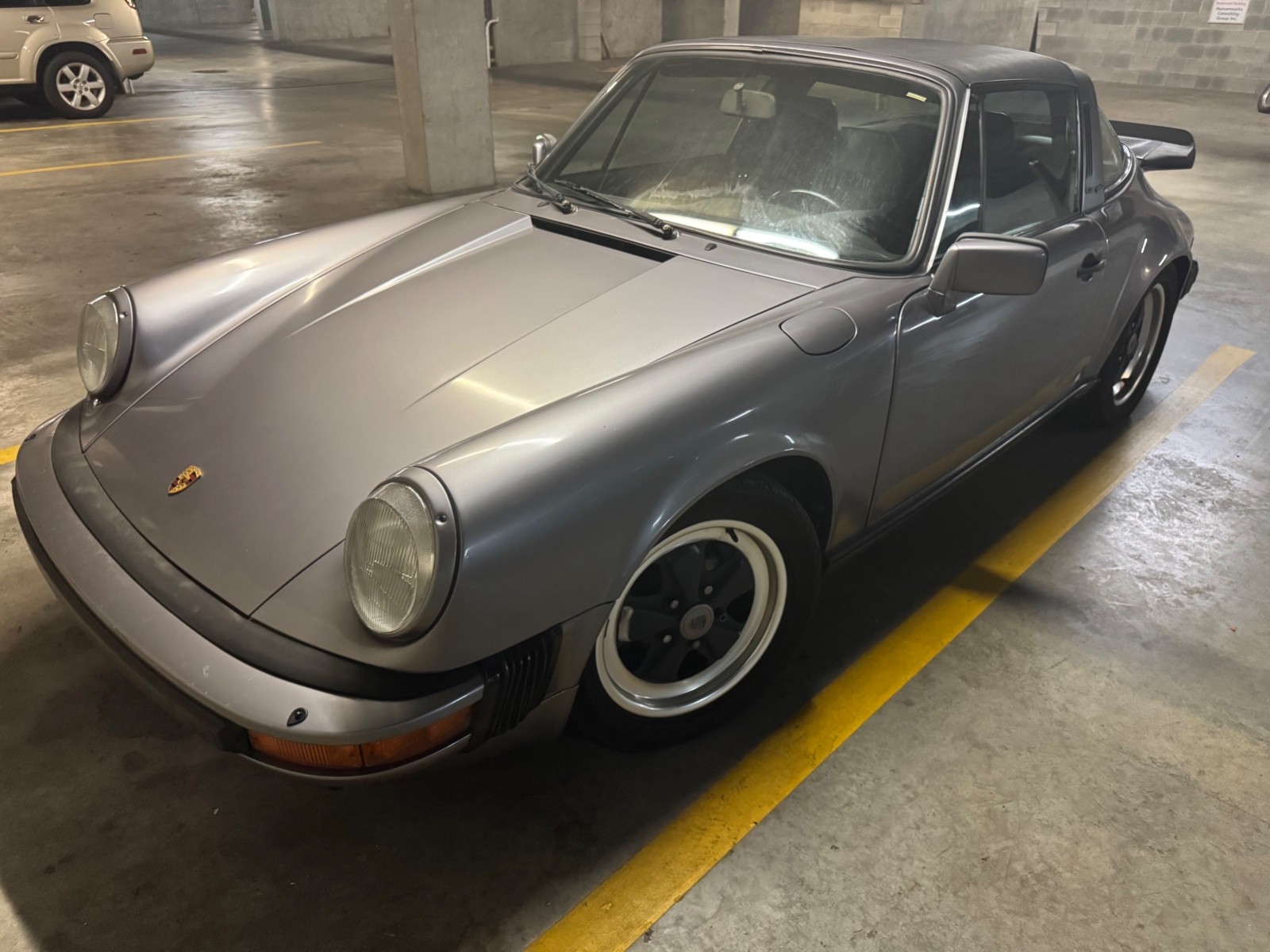 Porsche-911-1985-Convertible-12