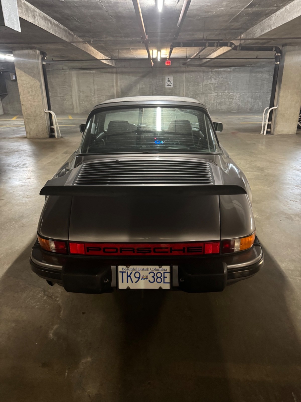 Porsche-911-1985-Convertible-2