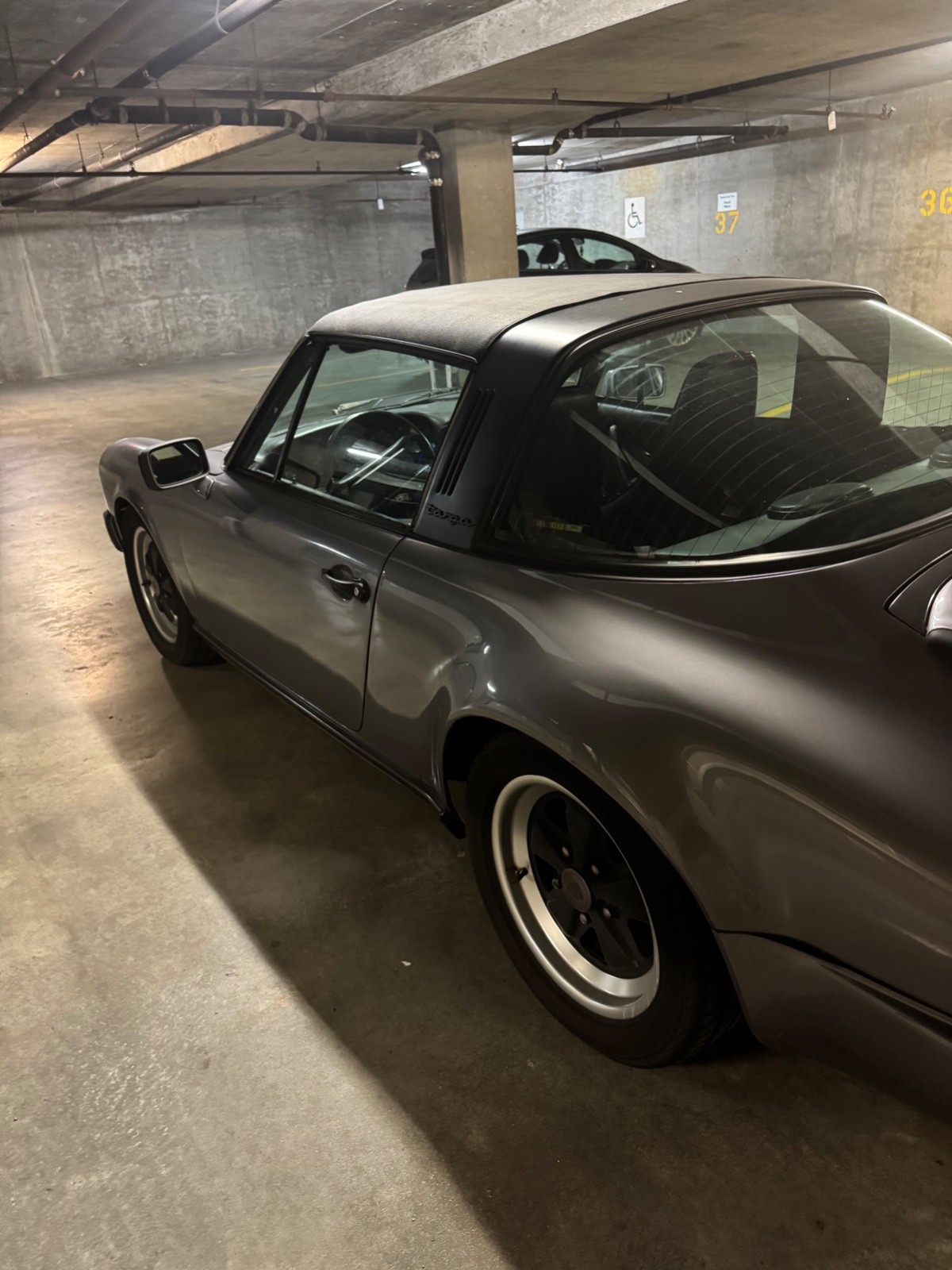 Porsche-911-1985-Convertible-3
