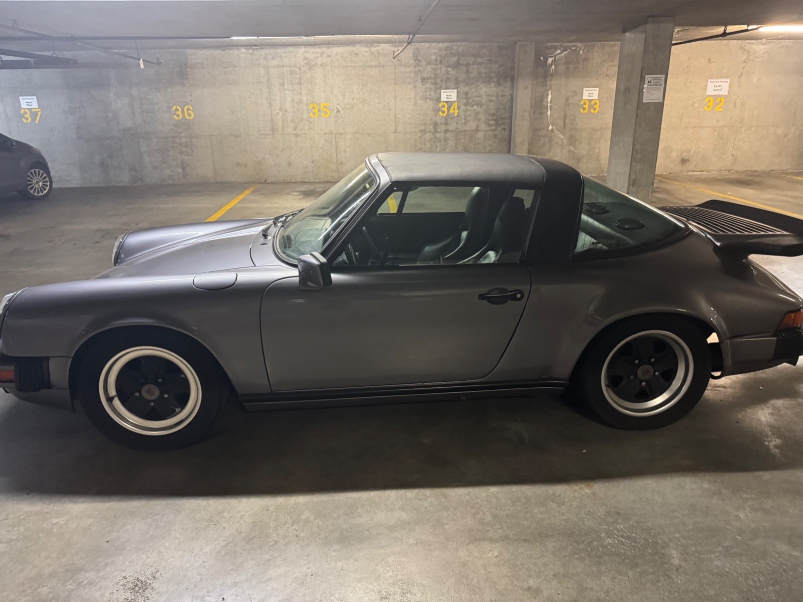 Porsche-911-1985-Convertible-7