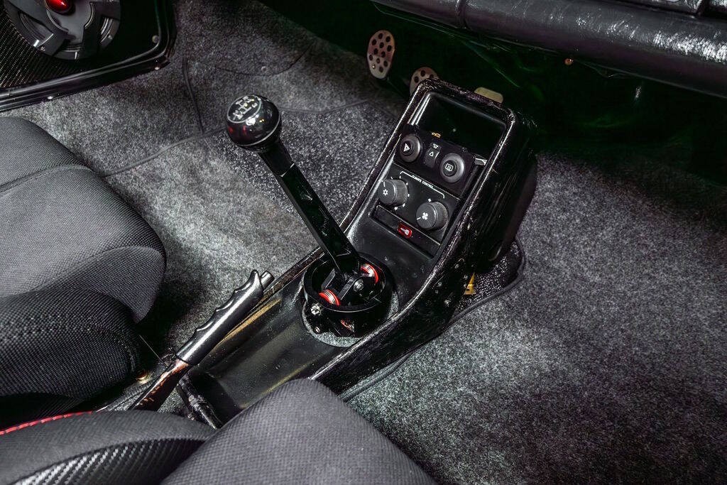 Porsche-911-1986-Coupe-12