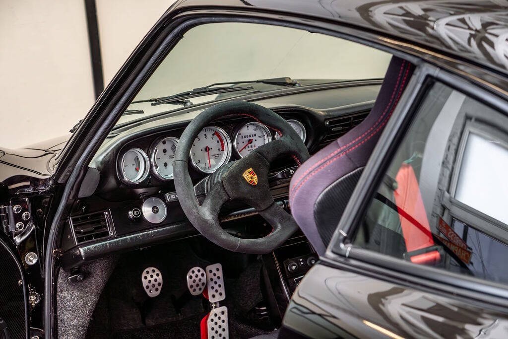 Porsche-911-1986-Coupe-32