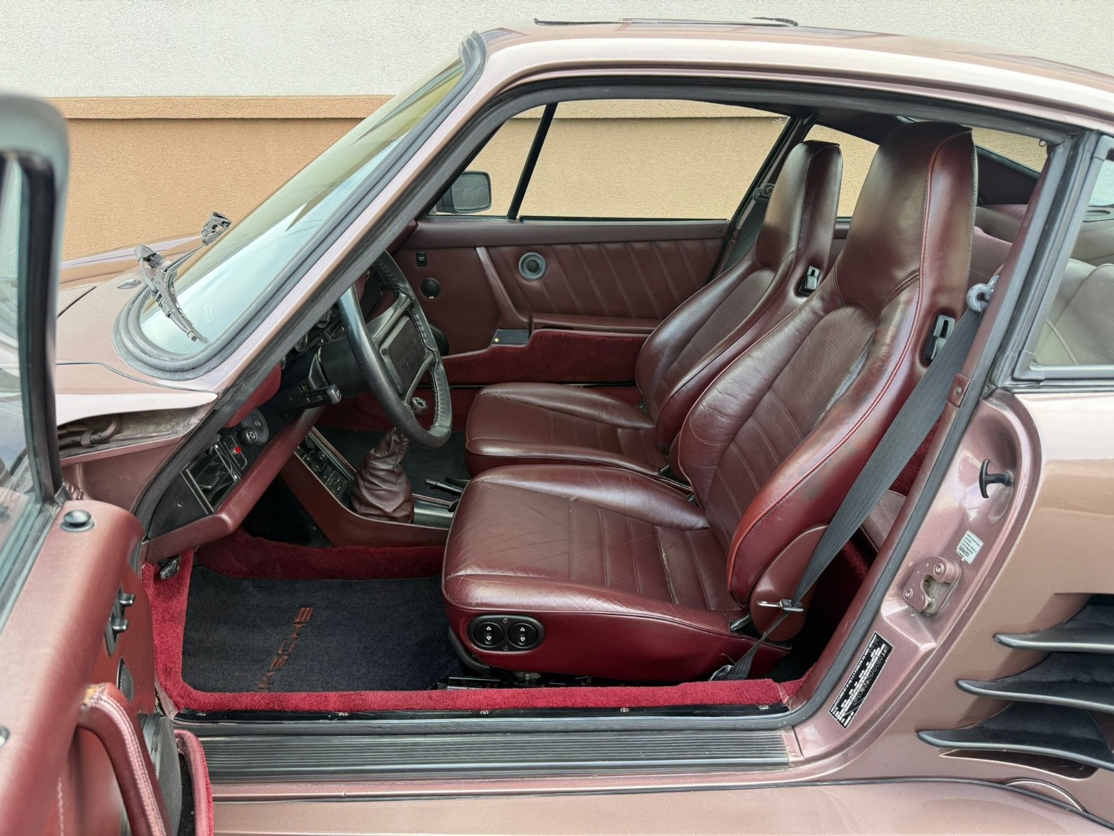 Porsche-911-1987-8