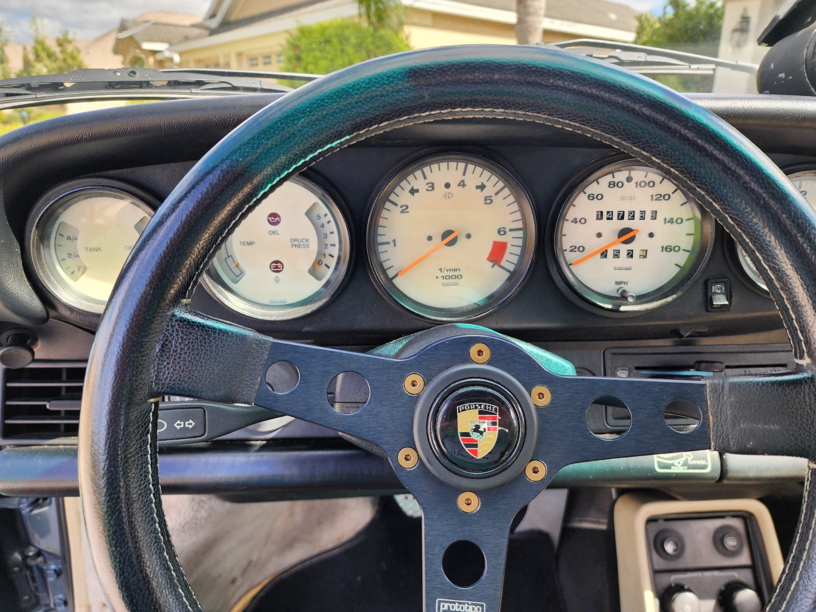 Porsche-911-1987-Convertible-37