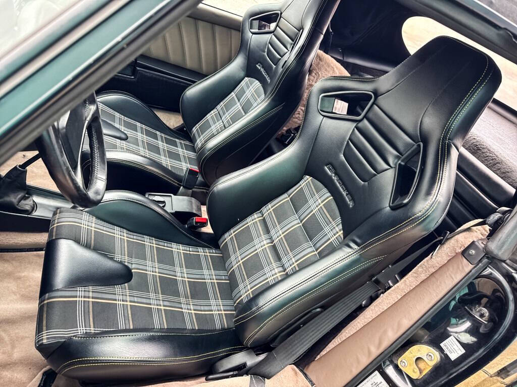 Porsche-911-1988-Convertible-17