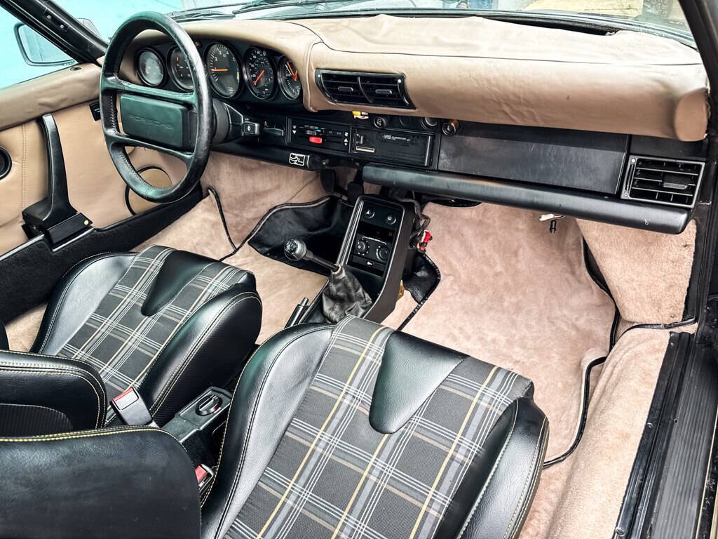 Porsche-911-1988-Convertible-22