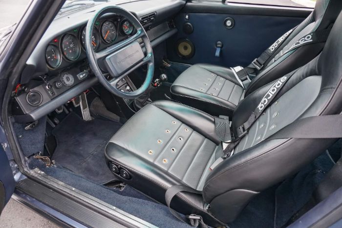 Porsche-911-1988-Venetian-Blue-Metall-10