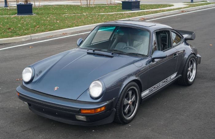 Porsche-911-1988-Venetian-Blue-Metall-13
