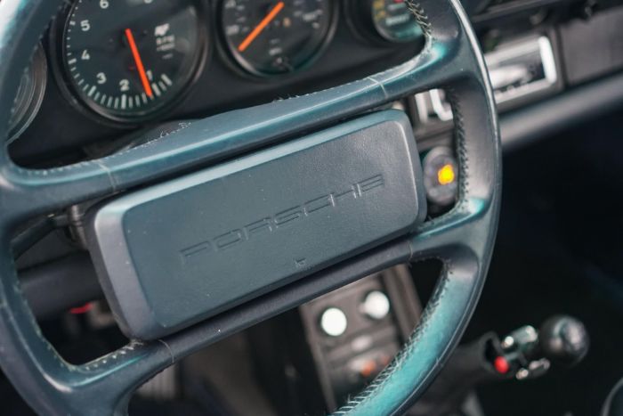 Porsche-911-1988-Venetian-Blue-Metall-18