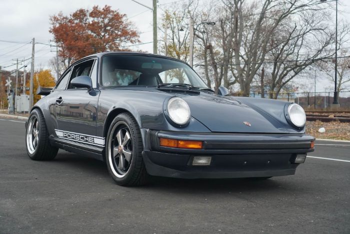 Porsche-911-1988-Venetian-Blue-Metall-2