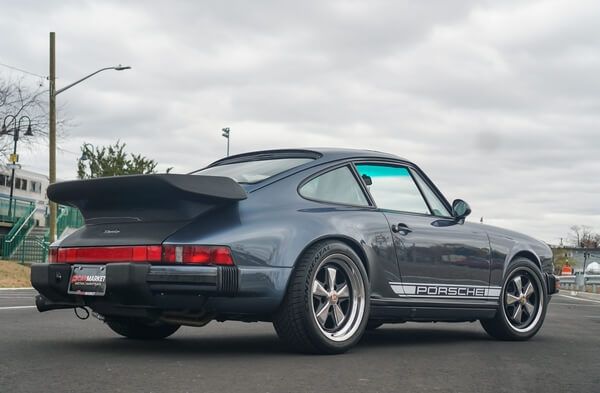 Porsche-911-1988-Venetian-Blue-Metall-23