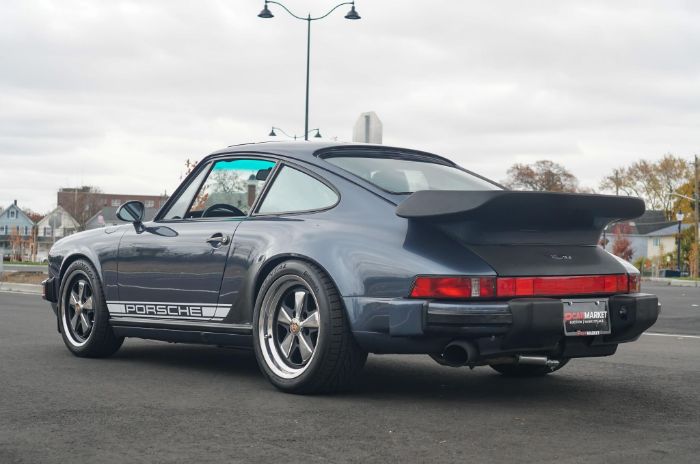 Porsche-911-1988-Venetian-Blue-Metall-24