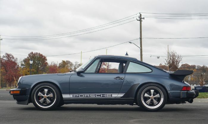 Porsche-911-1988-Venetian-Blue-Metall-25