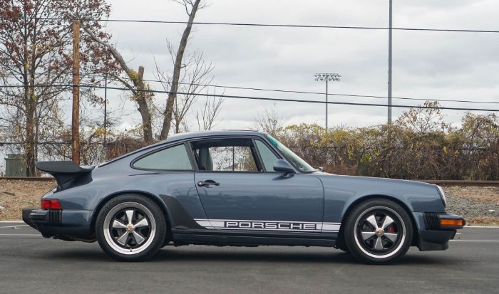 Porsche-911-1988-Venetian-Blue-Metall-3