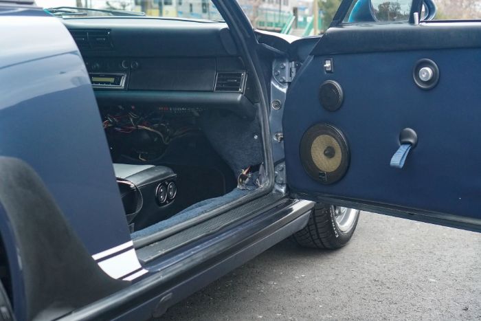 Porsche-911-1988-Venetian-Blue-Metall-38