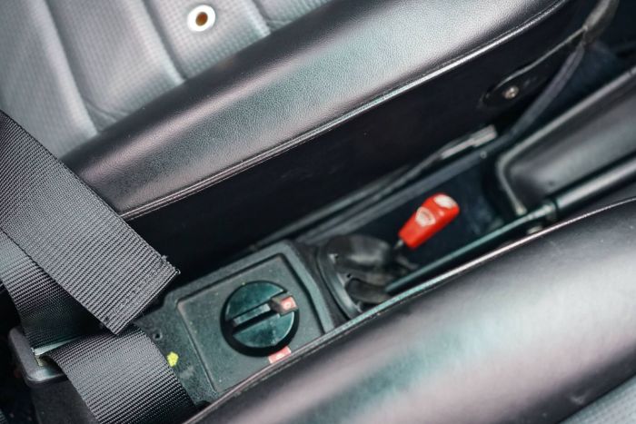 Porsche-911-1988-Venetian-Blue-Metall-41
