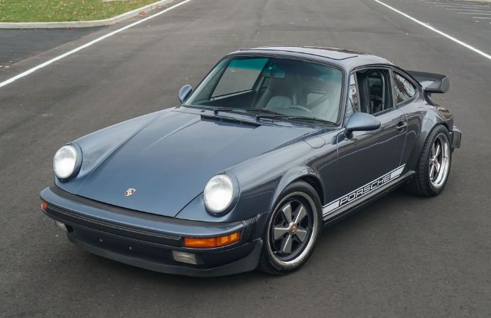 Porsche-911-1988-Venetian-Blue-Metall-5