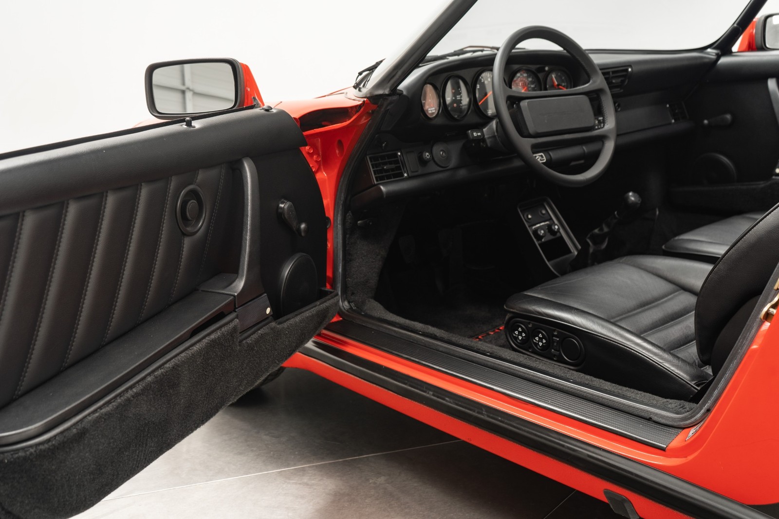 Porsche-911-1989-Convertible-21
