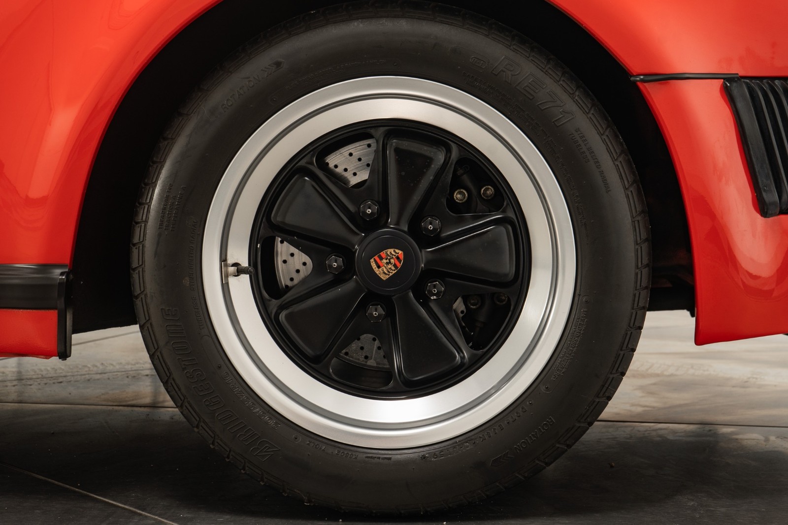 Porsche-911-1989-Convertible-36