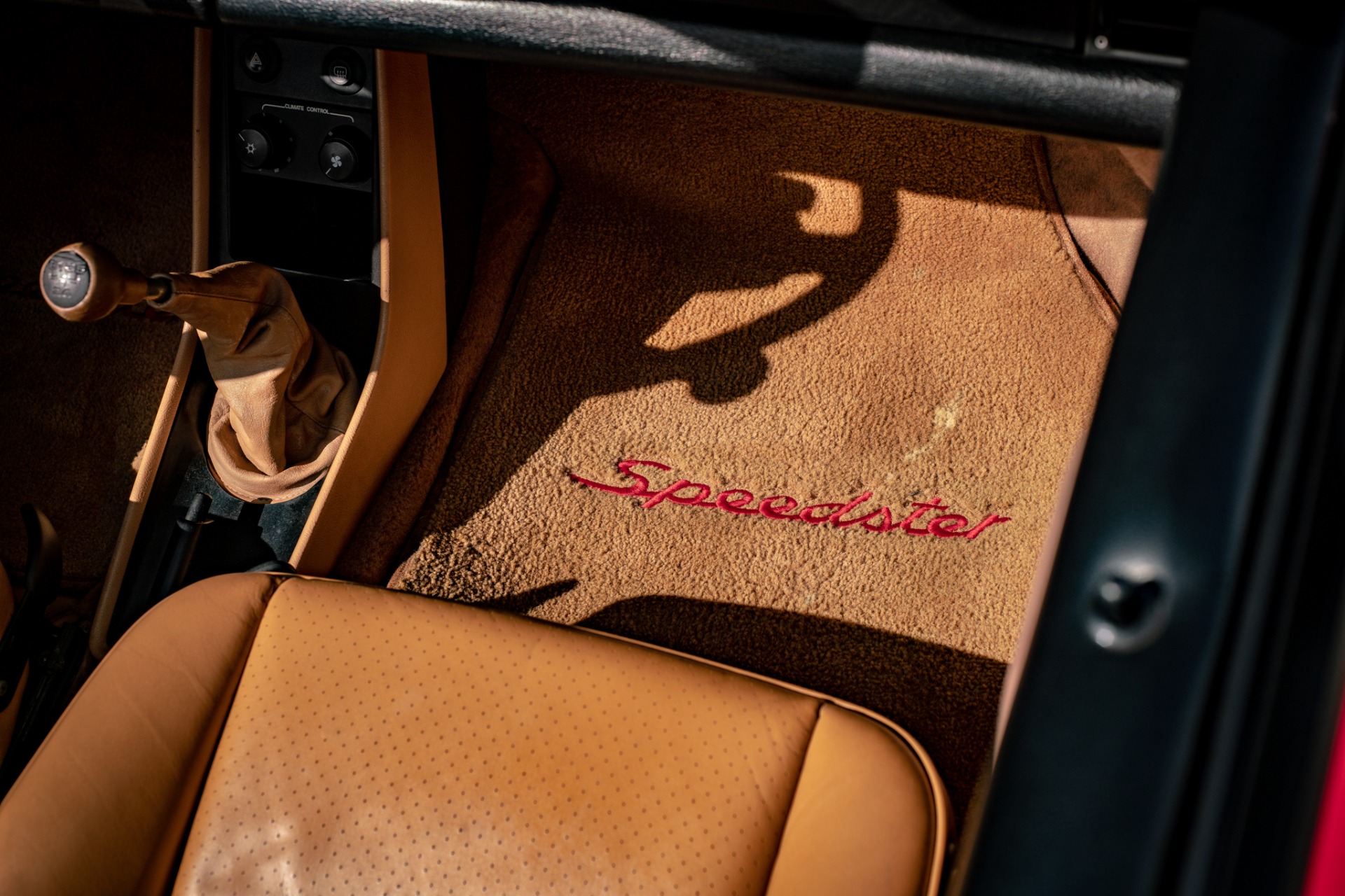 Porsche-911-1989-Red-Tan-14