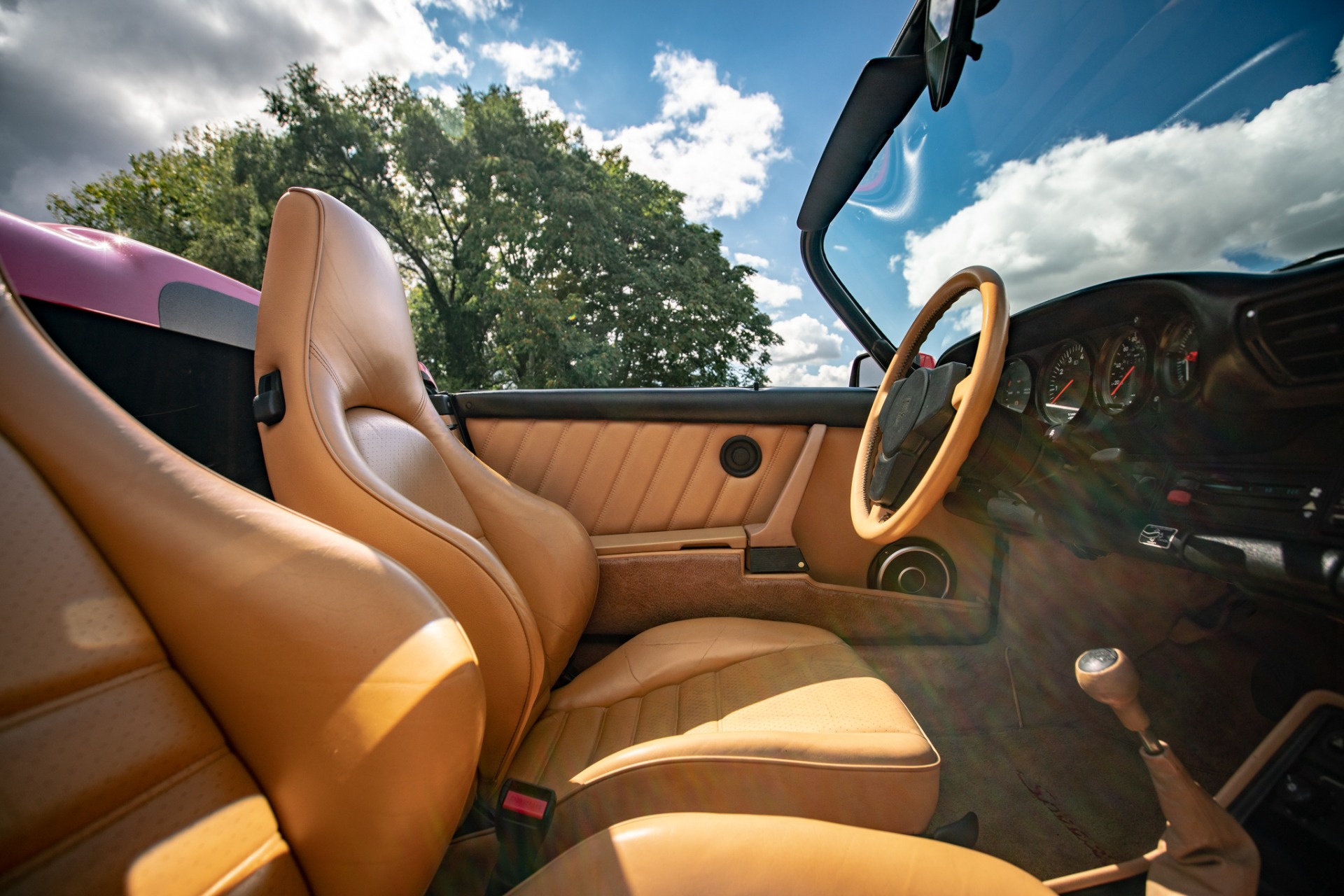 Porsche-911-1989-Red-Tan-15