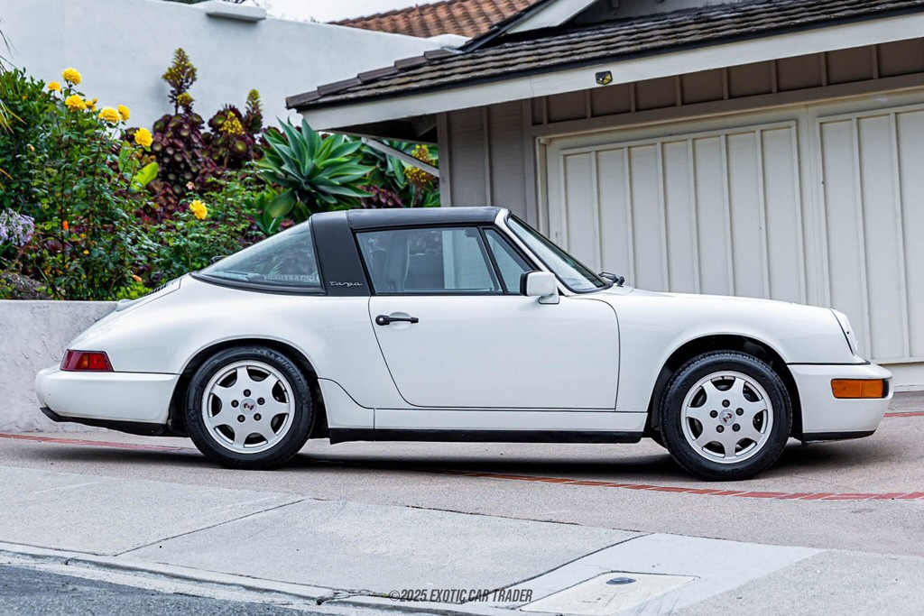 Porsche-911-1990-Coupe-18