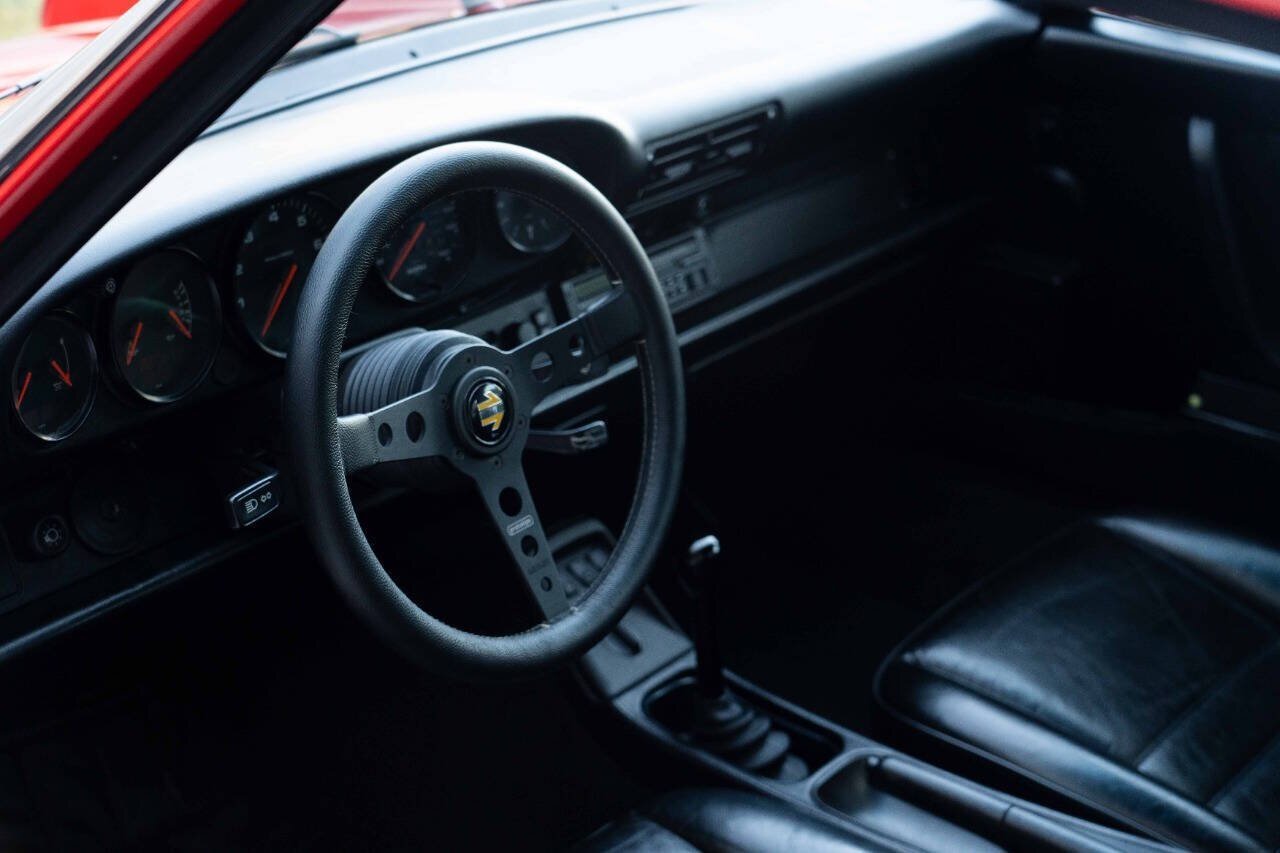 Porsche-911-1990-Coupe-3