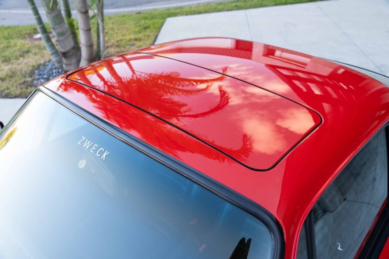 Porsche-911-1990-Coupe-31