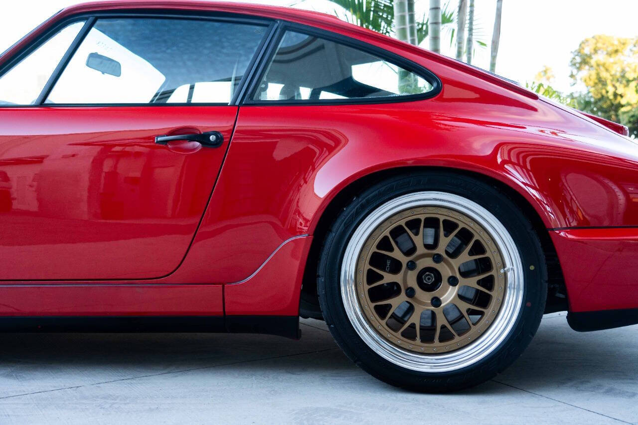 Porsche-911-1990-Coupe-33