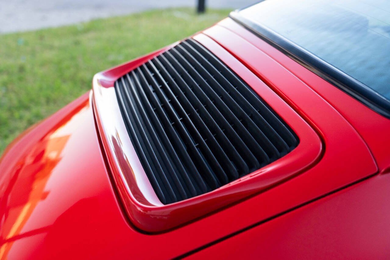 Porsche-911-1990-Coupe-35
