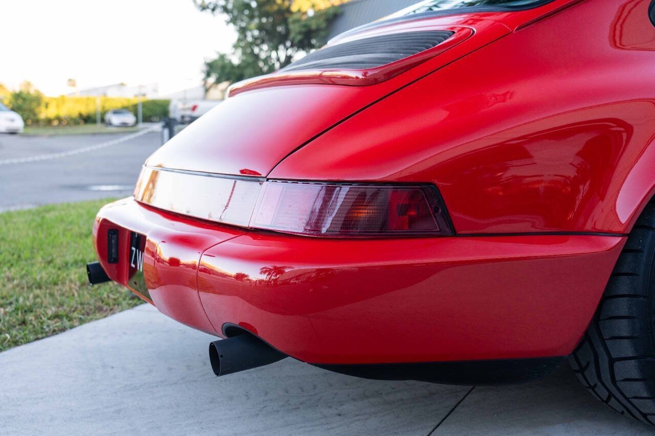 Porsche-911-1990-Coupe-37