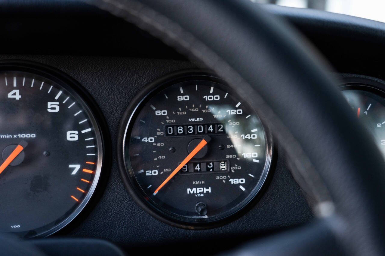 Porsche-911-1990-Coupe-4