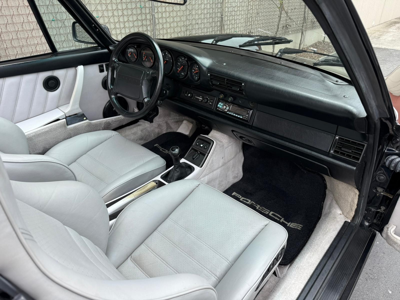 Porsche-911-1991-10