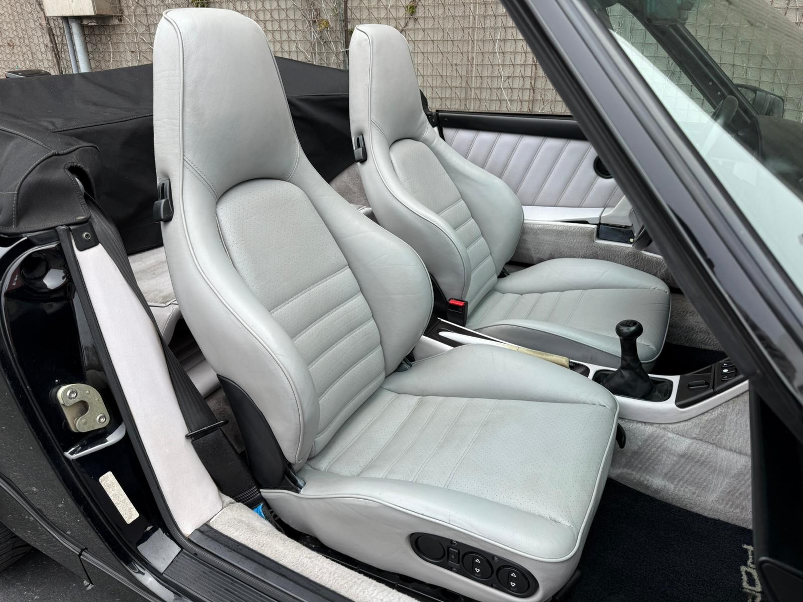Porsche-911-1991-11