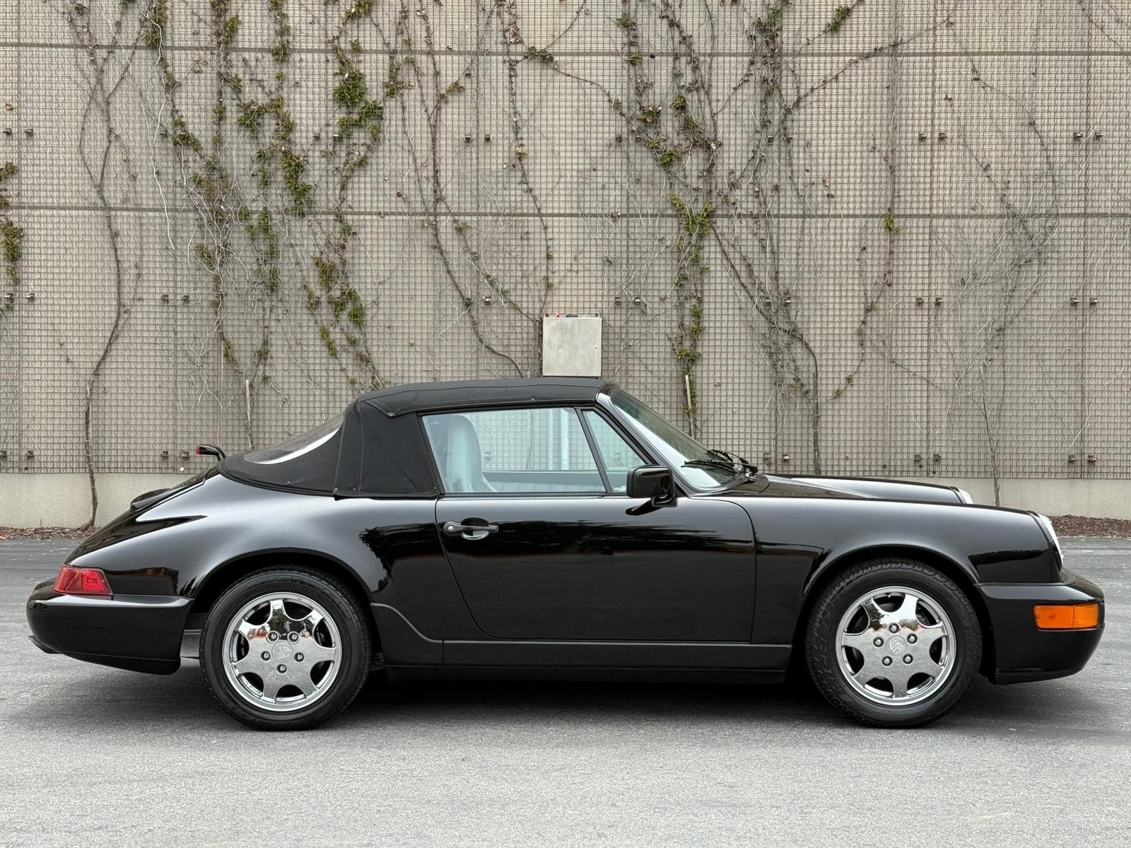 Porsche-911-1991-4