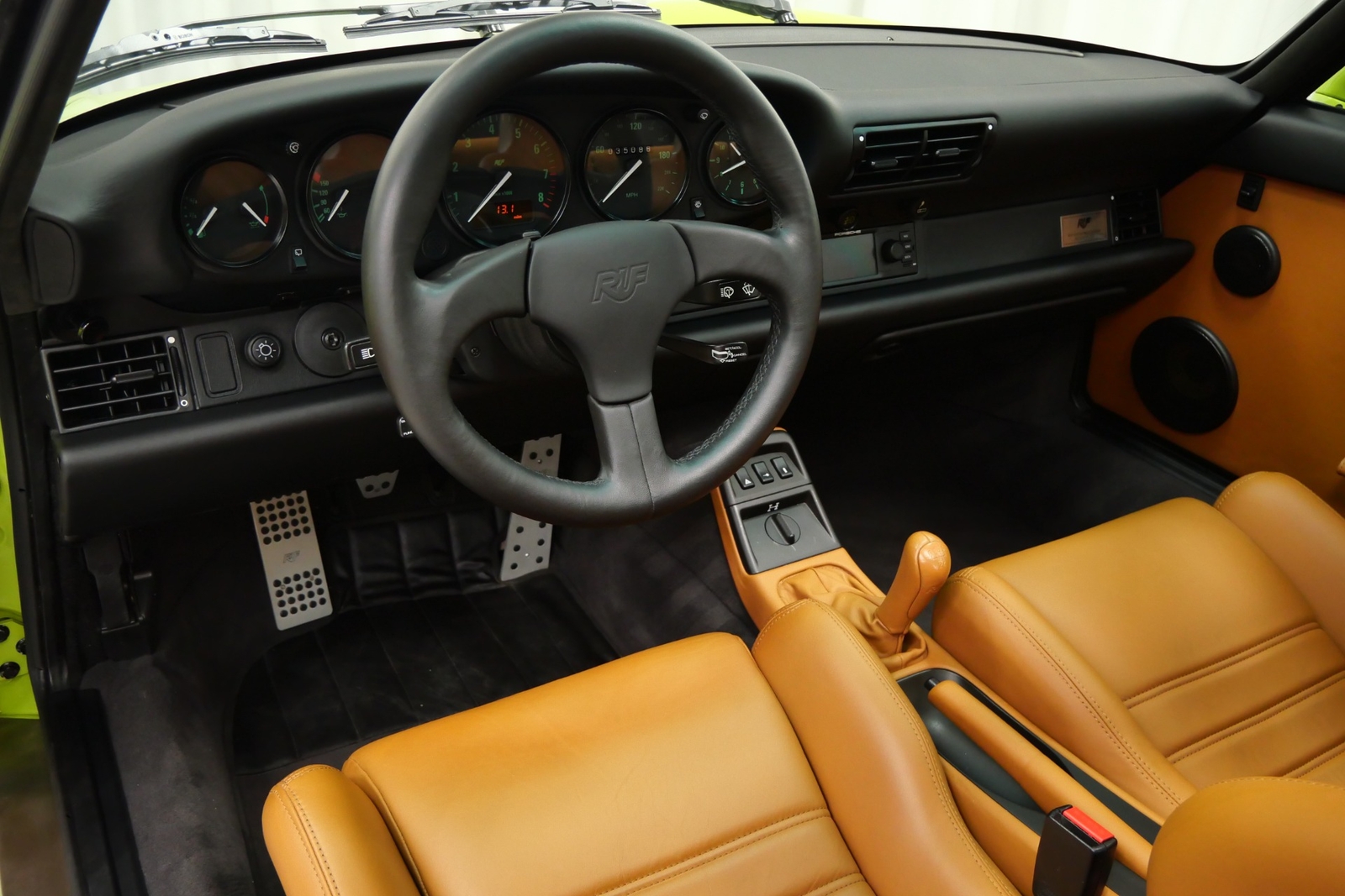 Porsche-911-1991-Coupe-11